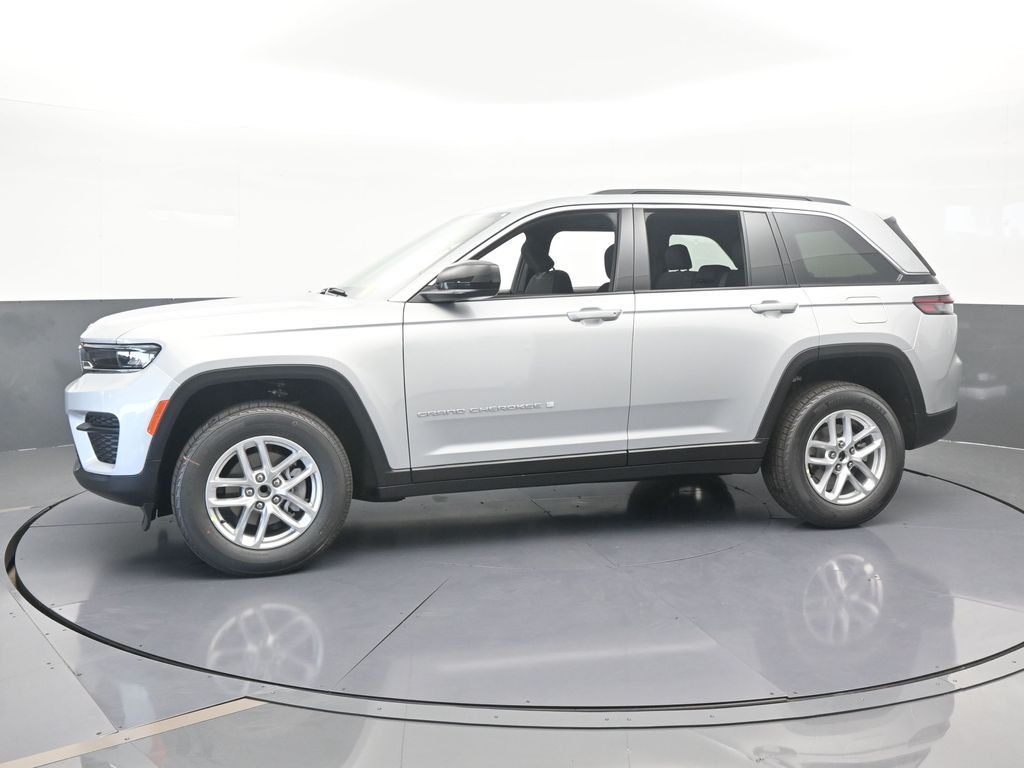 2025 Jeep Grand Cherokee Laredo's photo