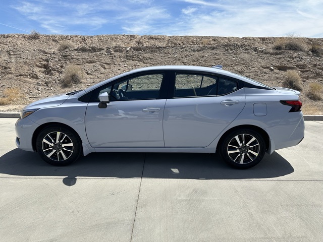 2025 Nissan Versa SV photo 4