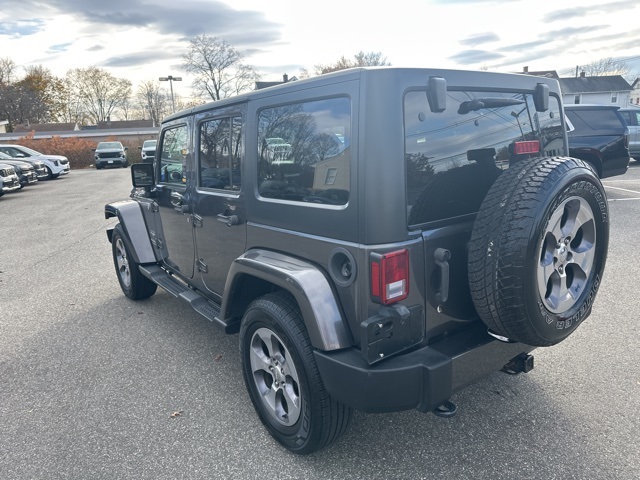 2016 Jeep Wrangler Unlimited Sahara photo 3