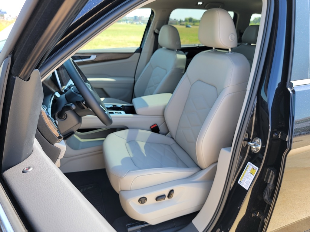 2025 Volkswagen Atlas SE Technology photo 22