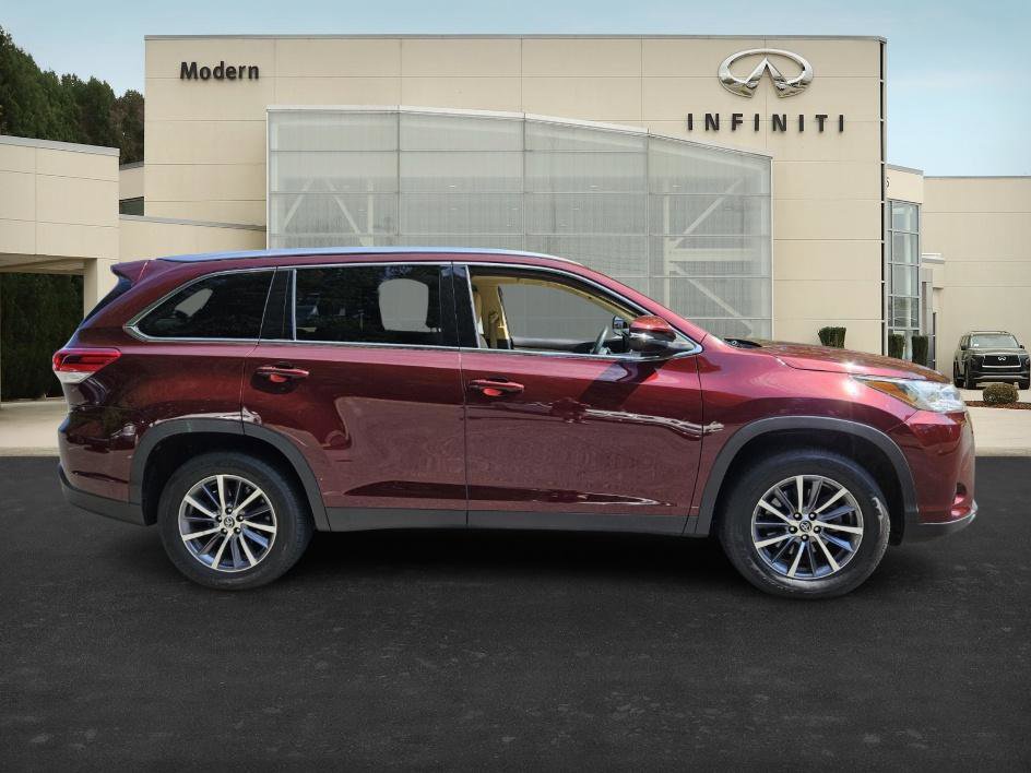 2019 Toyota Highlander XLE photo 3