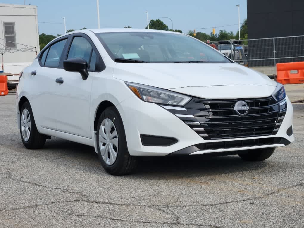 2025 Nissan Versa S photo 5