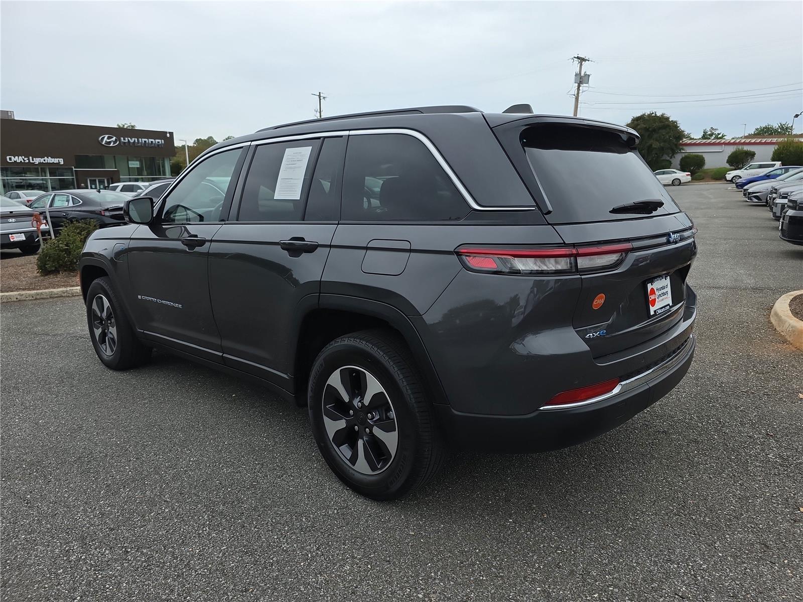 2024 Jeep Cherokee Limited 4xe photo 2