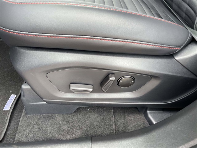 2025 Ford Explorer ST-Line photo 8