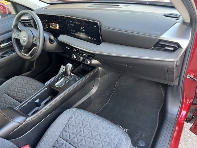 2025 Nissan Kicks SV photo 16