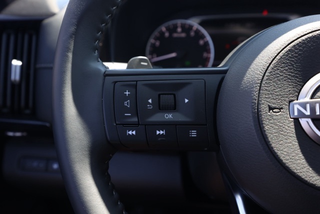 2025 Nissan Pathfinder SV photo 25