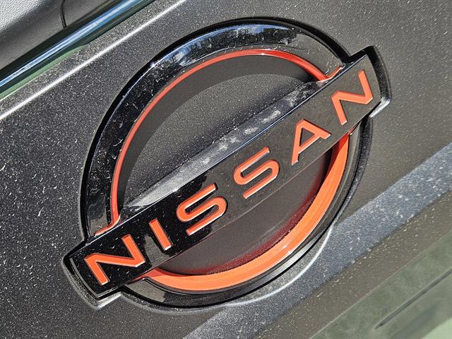 2025 Nissan Frontier Crew Cab PRO-4X photo 9
