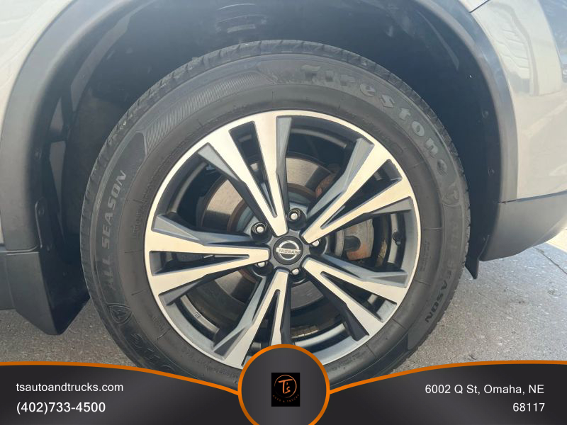 2017 Nissan Rogue SL Hybrid photo 4