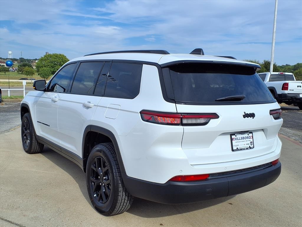 2025 Jeep Grand Cherokee Altitude X photo 3