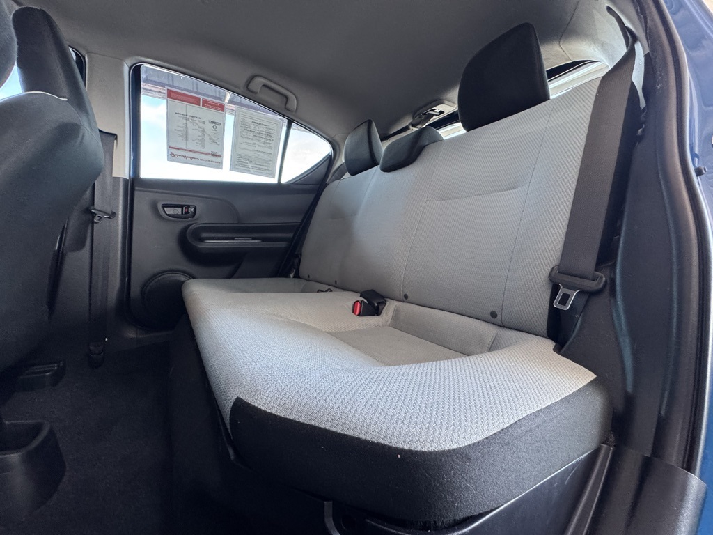 2015 Toyota Prius C One photo 15