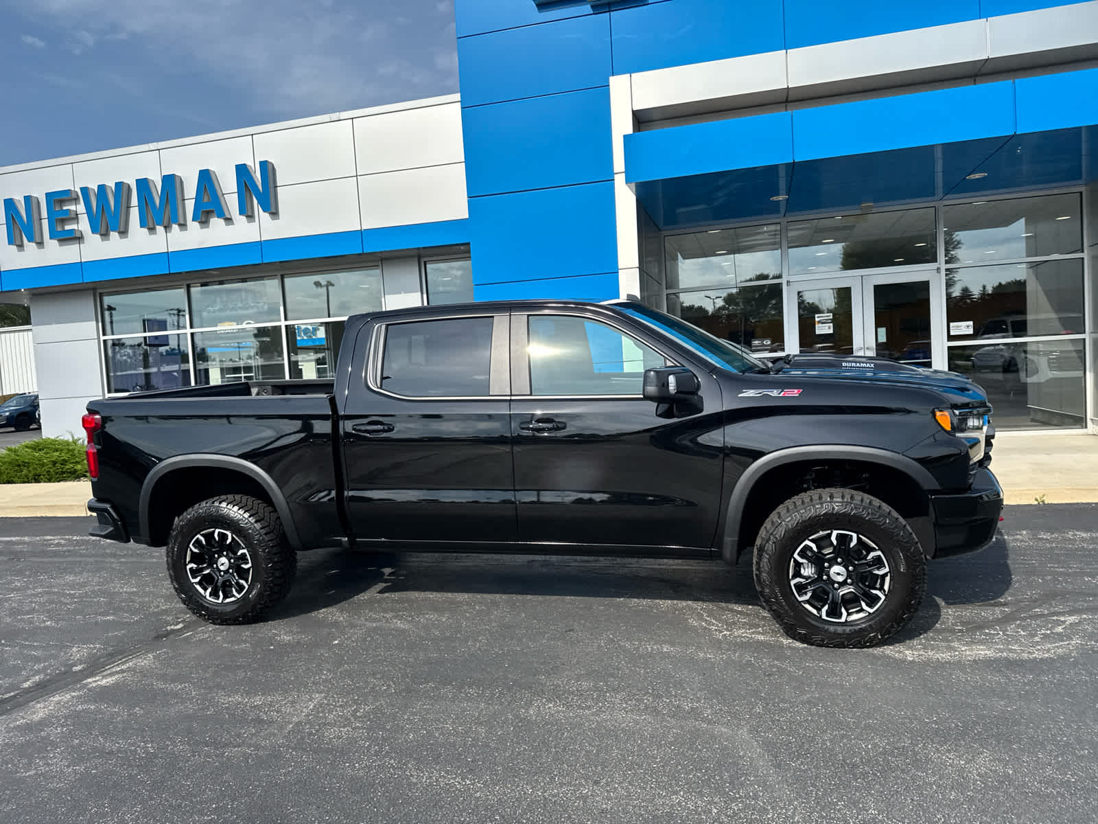 2025 Chevrolet Silverado 1500 ZR2 photo 2