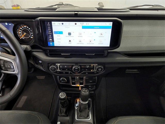 2024 Jeep Wrangler Sahara photo 23