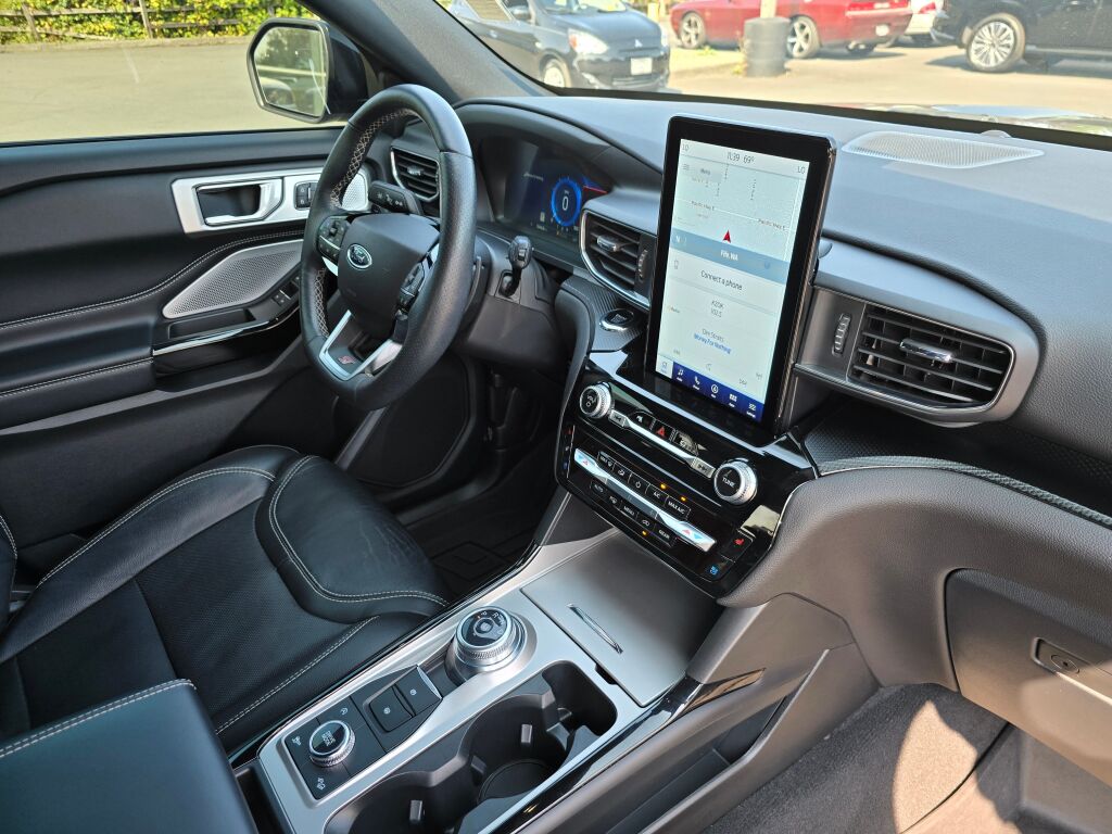 2023 Ford Explorer ST photo 10