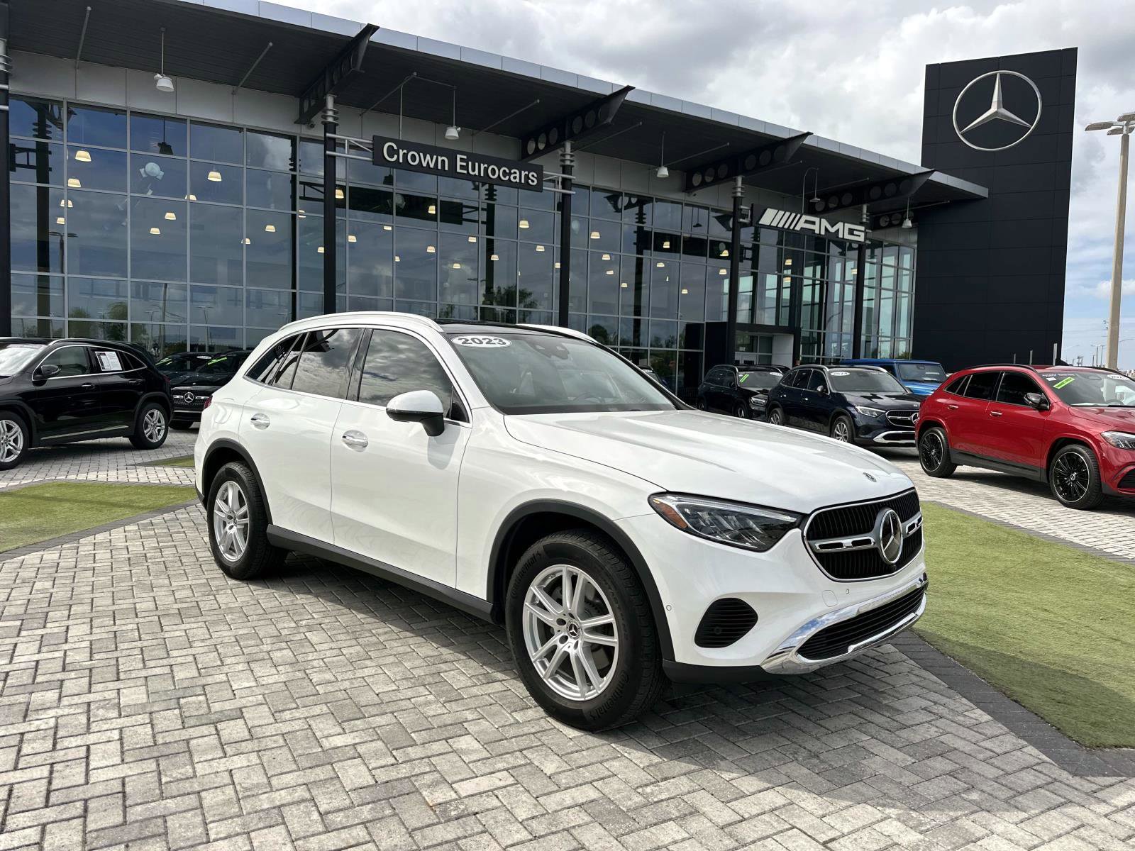 2023 Mercedes Benz GLC 300 photo 2
