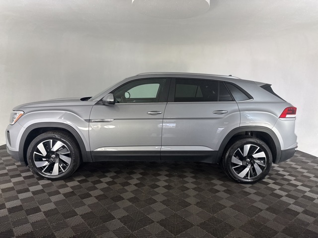 2024 Volkswagen Atlas Cross Sport SE Technology photo 4