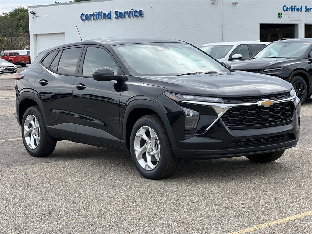 2026 Chevrolet Trax LS photo 7