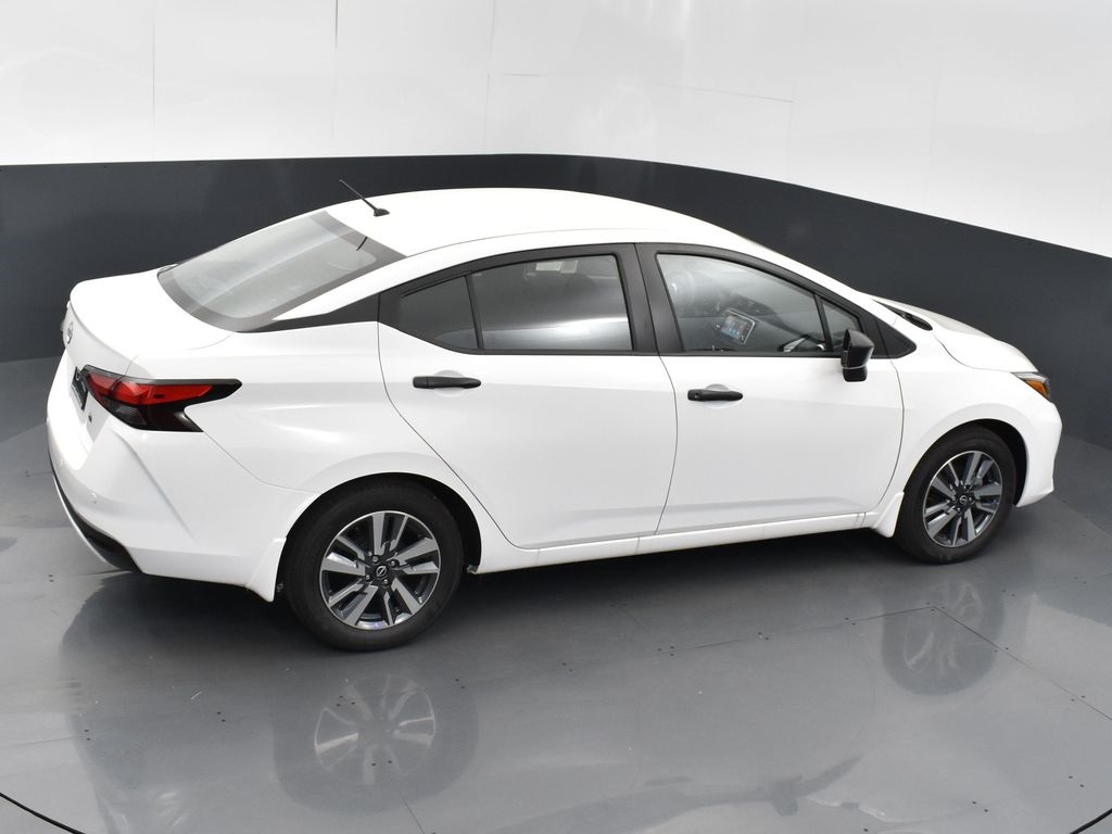 2025 Nissan Versa 1.6 S photo 41