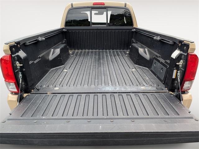 2019 Toyota Tacoma V6 photo 20