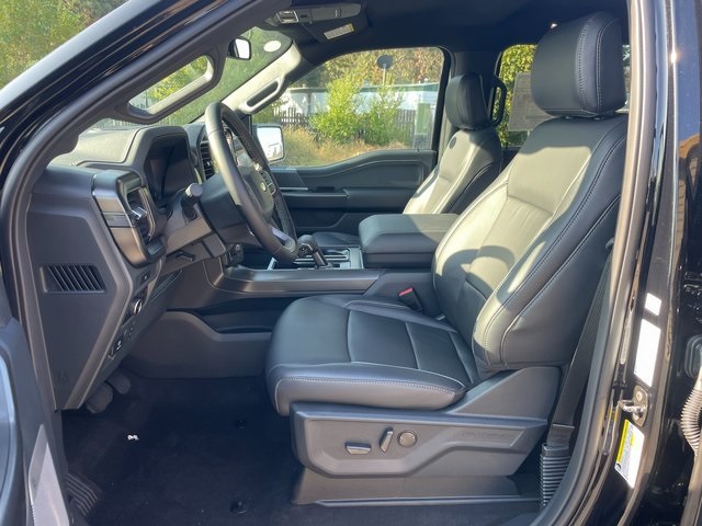 2025 Ford F-150 Lariat photo 2