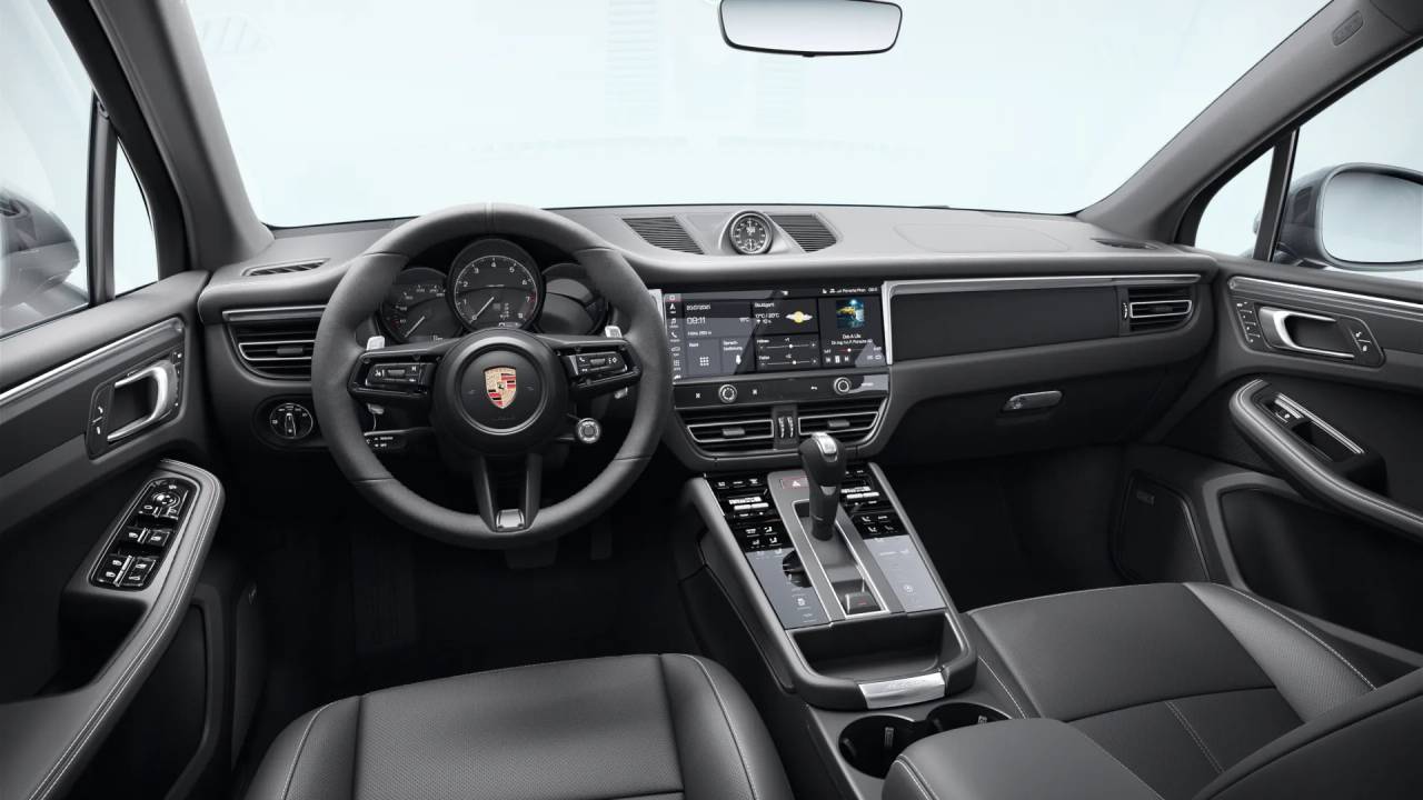 2026 Porsche Macan T photo 10