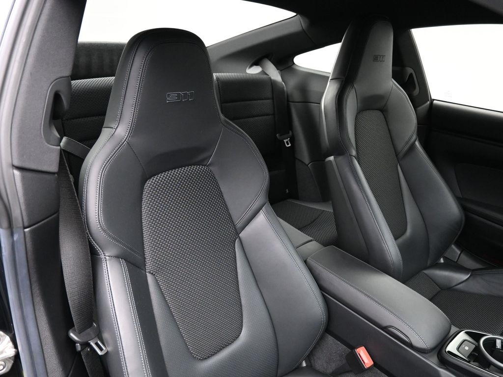 2024 Porsche 911 T photo 9