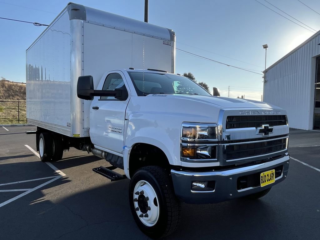 2024 Chevrolet Silverado 5500HD Work Truck photo 3