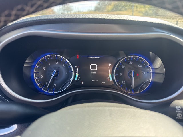 2025 Chrysler Pacifica photo 19