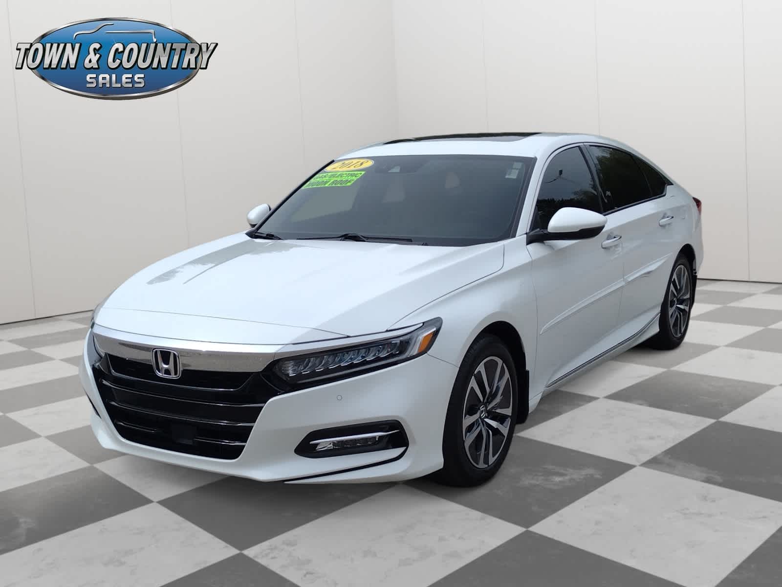 2018 Honda Accord Hybrid Touring photo 3