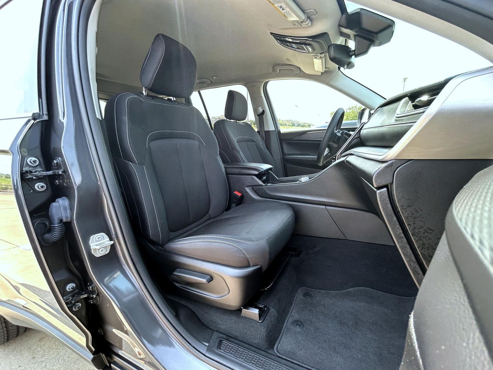 2023 Jeep Grand Cherokee Laredo photo 14