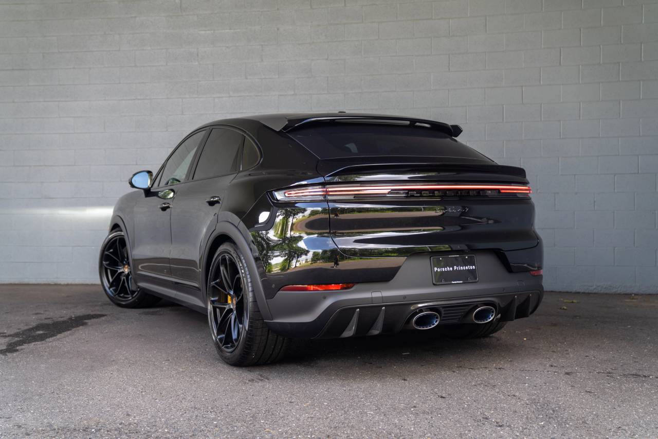 2025 Porsche Cayenne Turbo GT photo 3