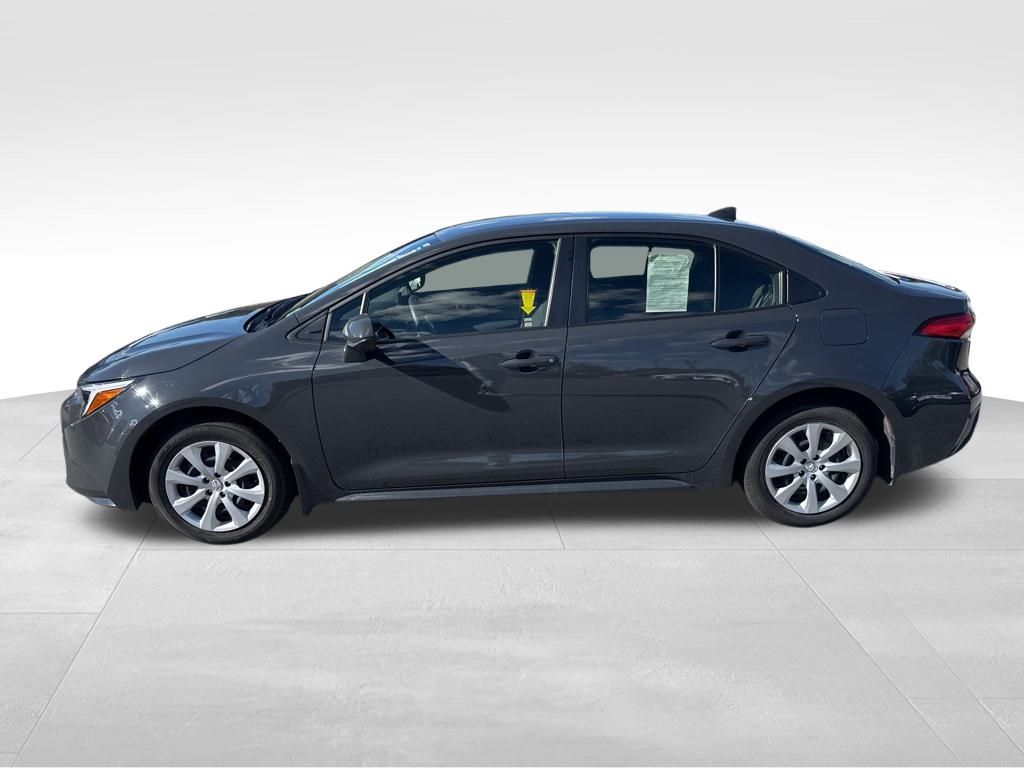 2024 Toyota Corolla Hybrid LE photo 2