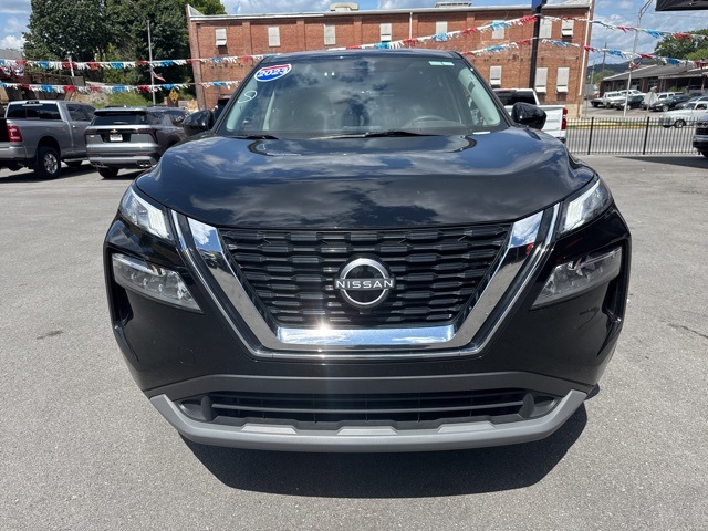 2023 Nissan Rogue SV photo 2