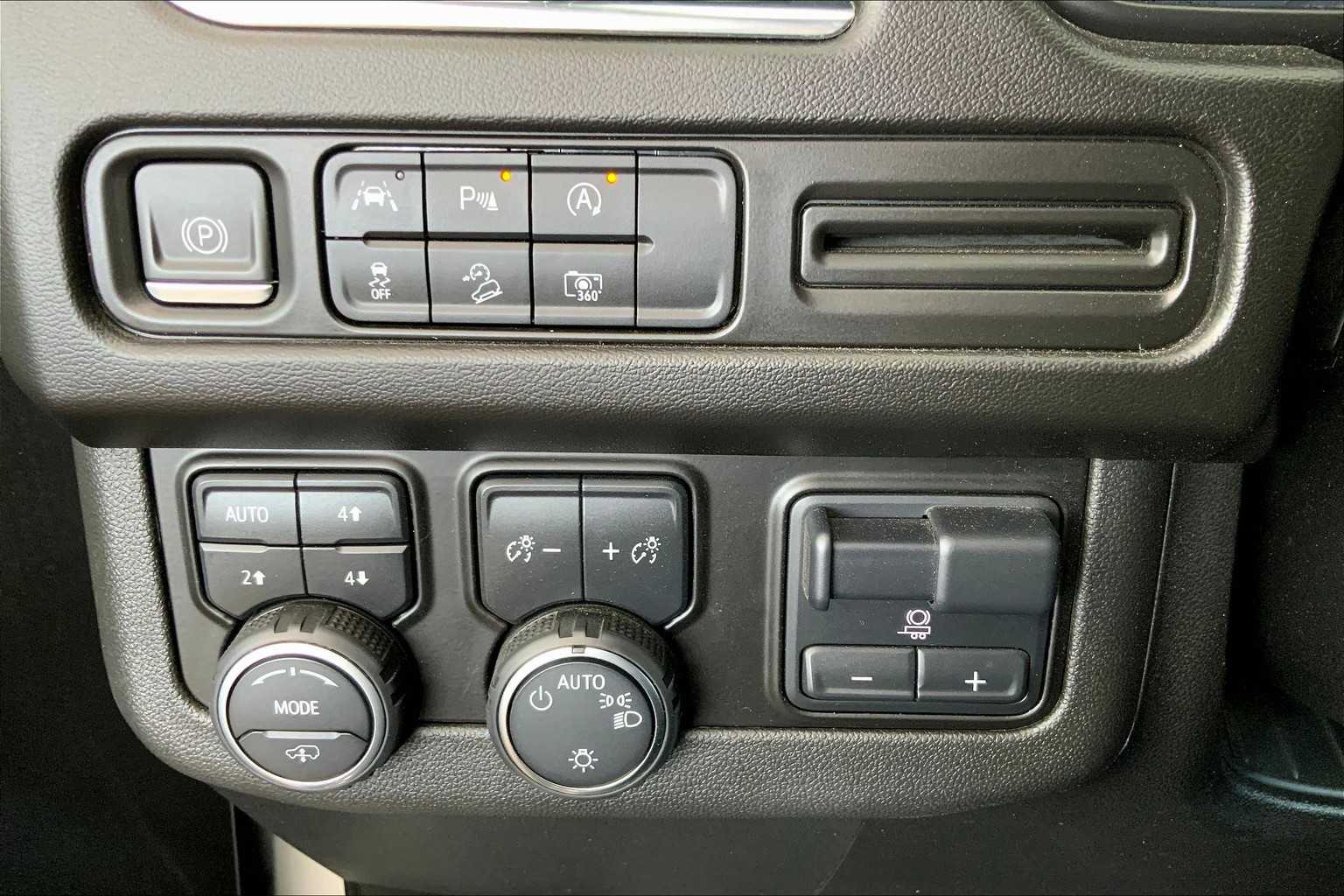2023 Chevrolet Tahoe Z71 photo 33