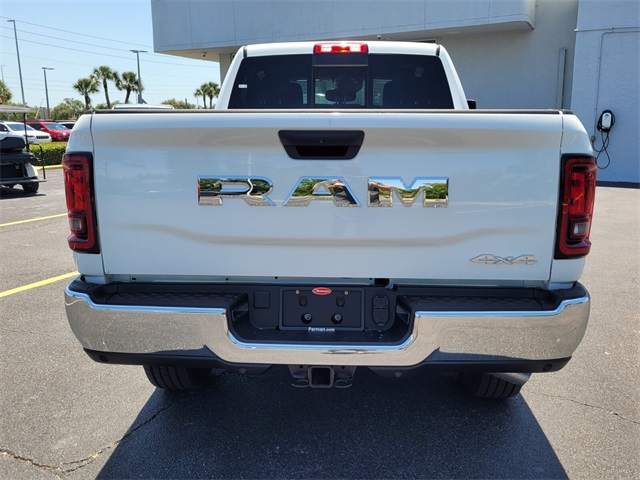 2025 Ram 2500 Tradesman photo 4