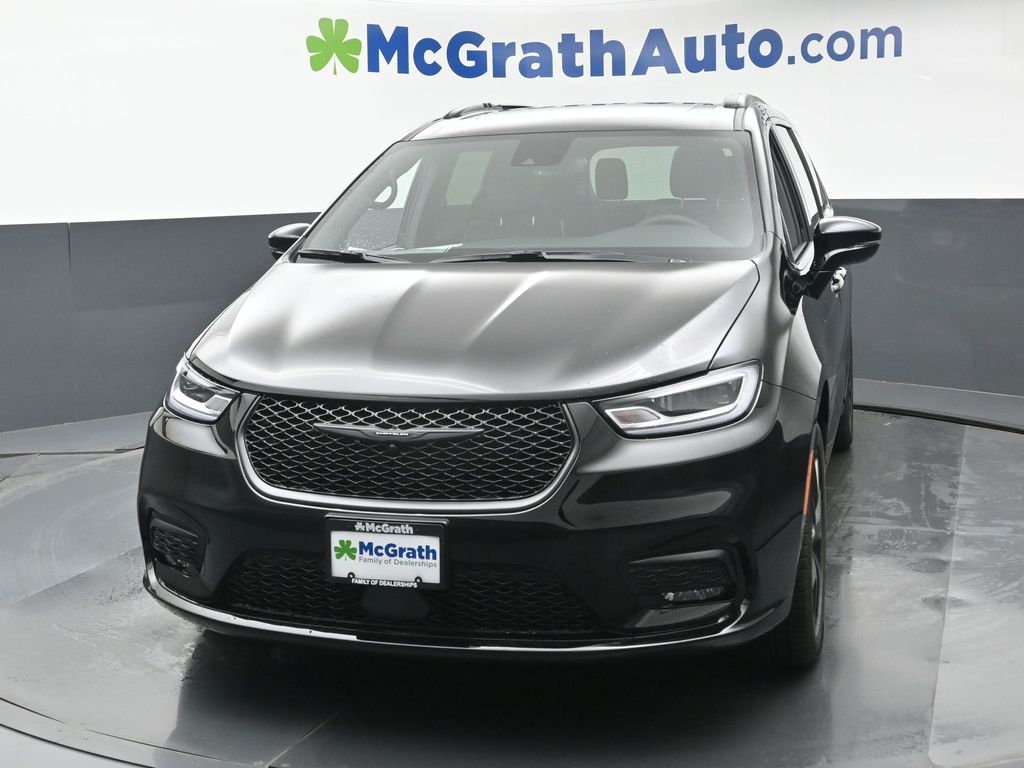 2026 Chrysler Pacifica Limited photo 2