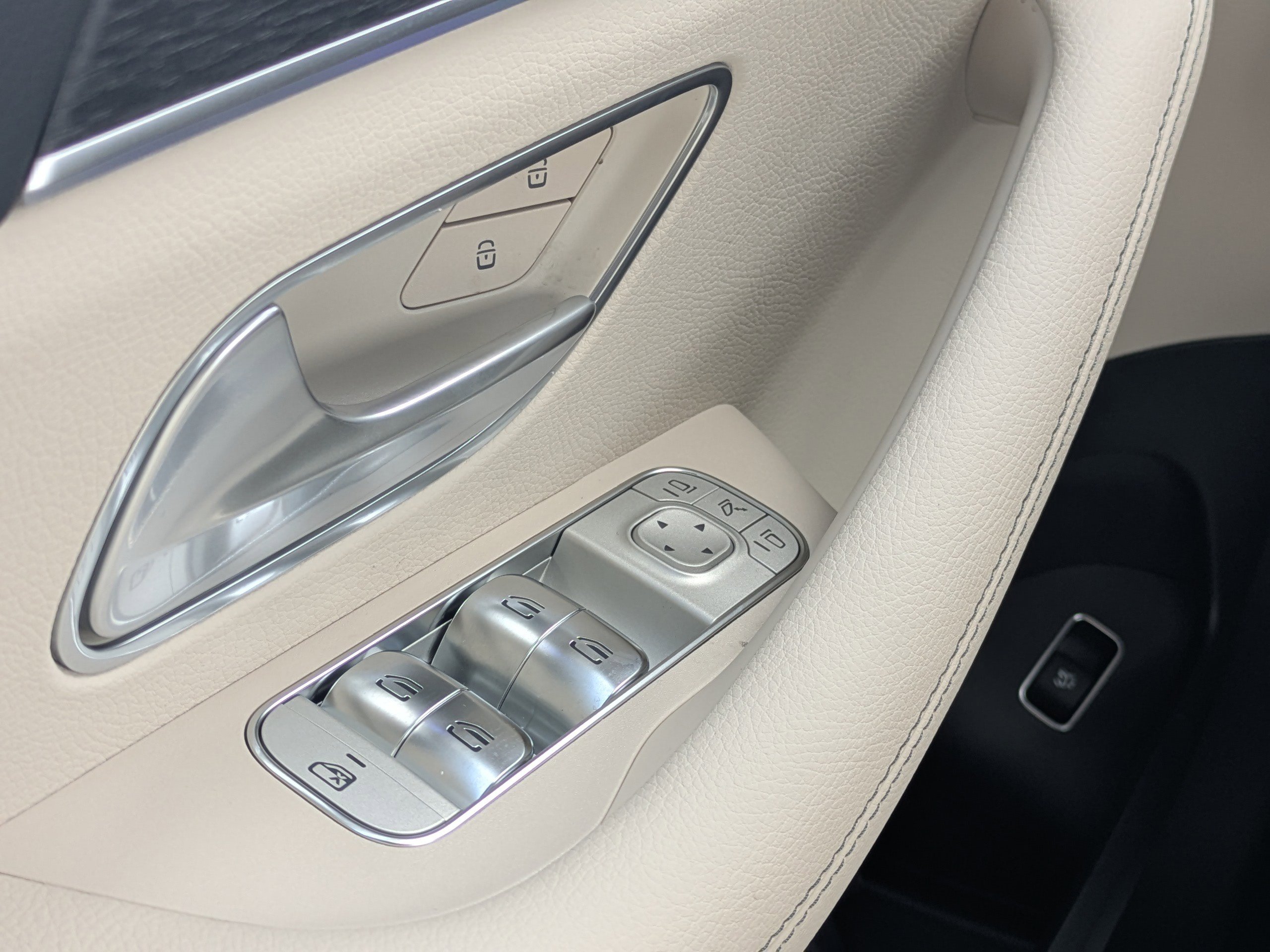 2025 Mercedes Benz GLS 450 4MATIC photo 26