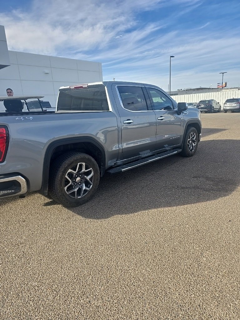 2023 GMC Sierra 1500 SLT's photo