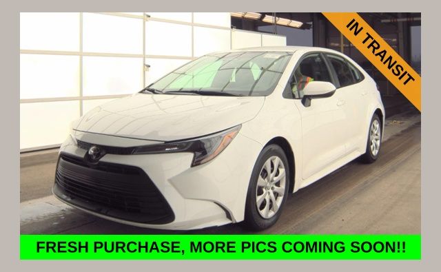 2024 Toyota Corolla LE's photo