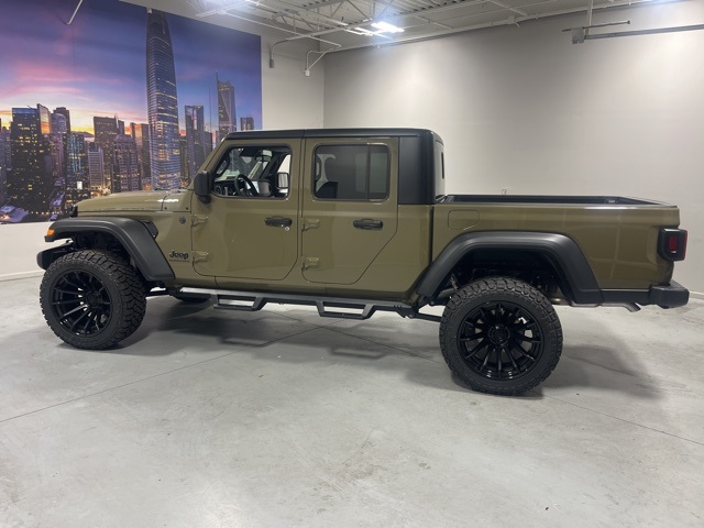 2025 Jeep Gladiator Sport S photo 2