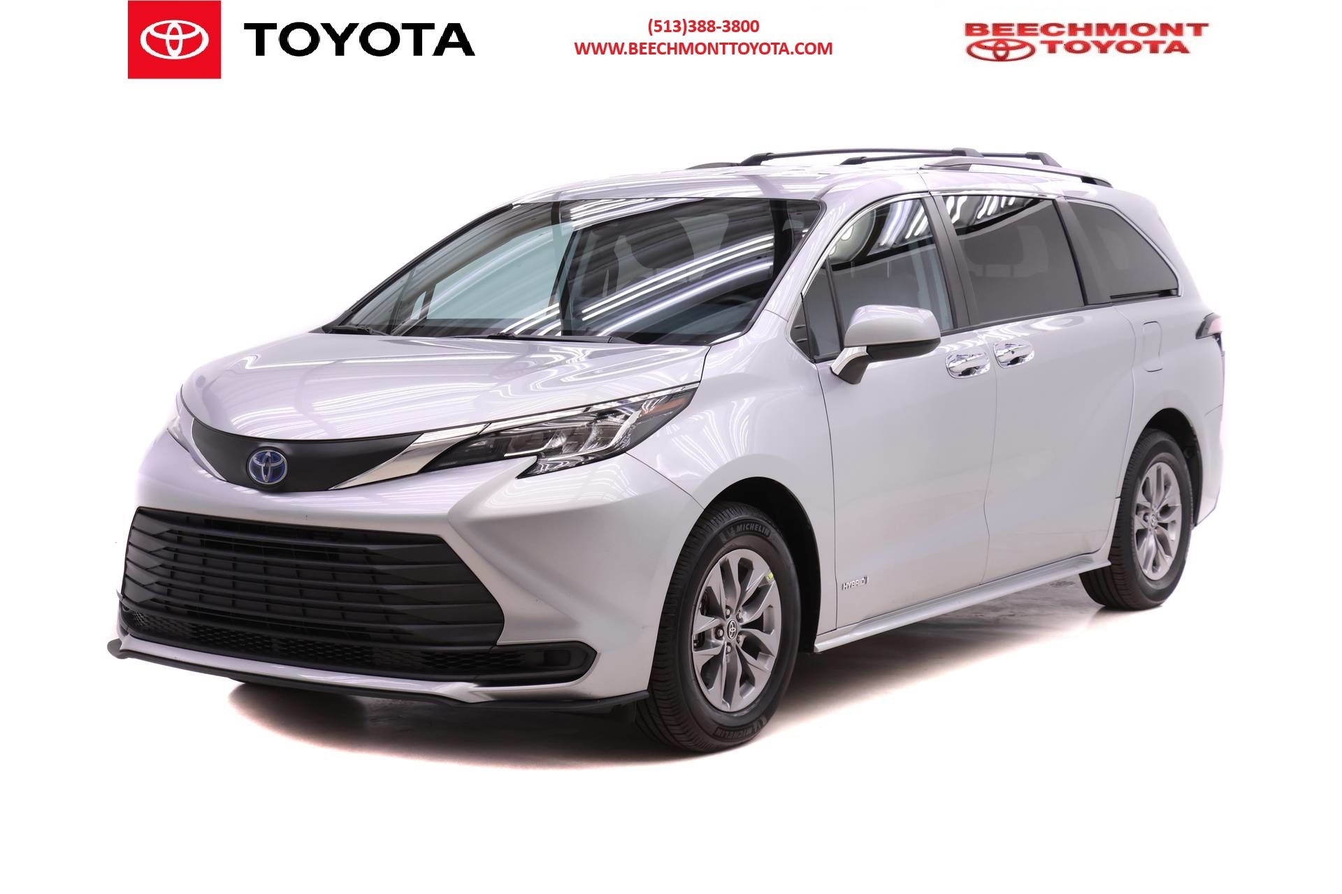 2021 Toyota Sienna LE's photo