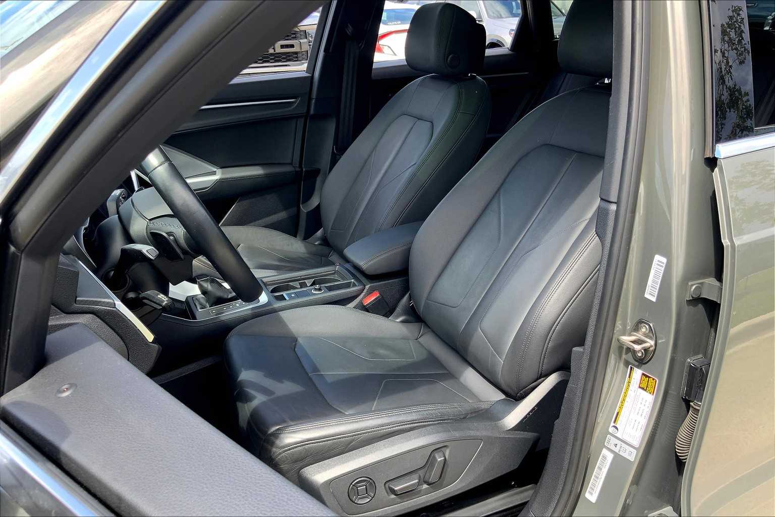 2021 Audi Q3 S line Premium photo 7
