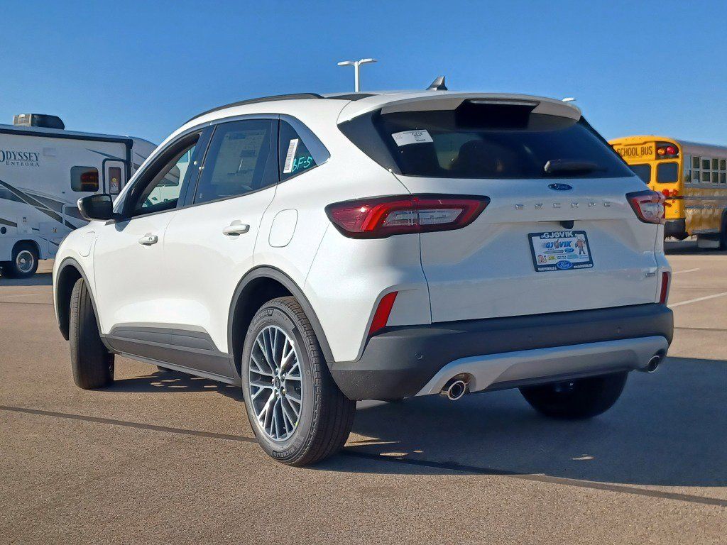 2023 Ford Escape Plug-In Hybrid photo 16