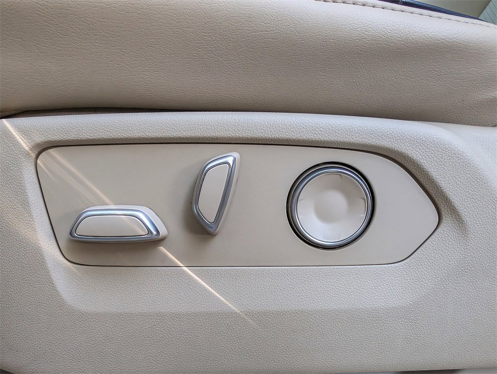 2023 Cadillac Escalade Premium Luxury photo 14