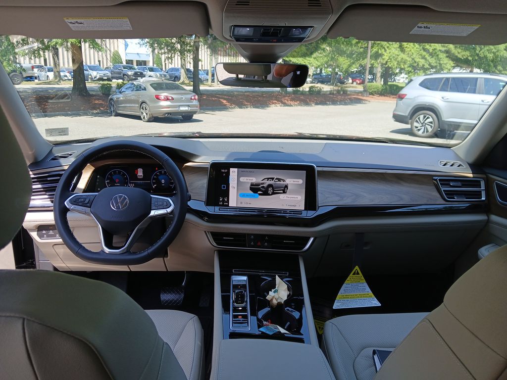 2025 Volkswagen Atlas SE Technology photo 11