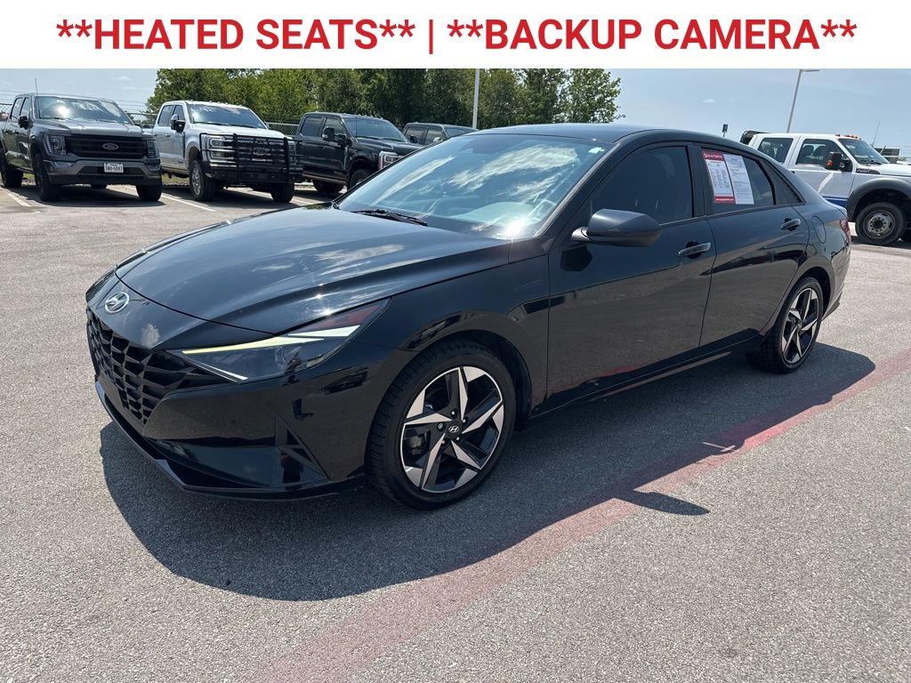 2023 Hyundai Elantra SEL photo 3