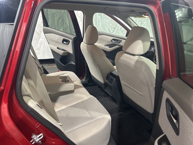 2023 Nissan Rogue SV photo 8