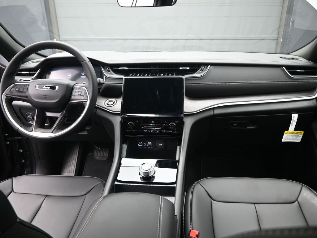 2025 Jeep Grand Cherokee Limited photo 23