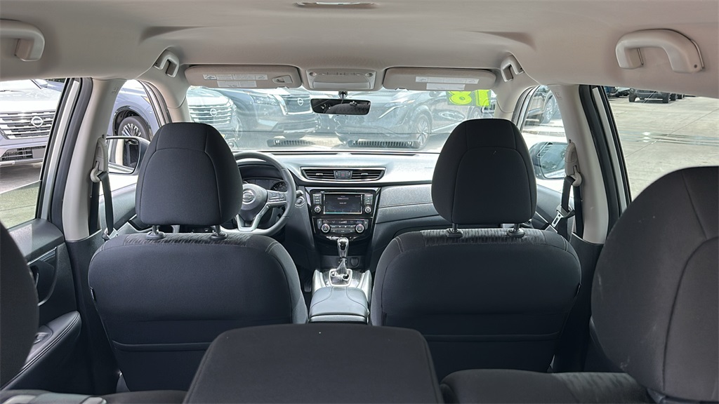 2018 Nissan Rogue SV photo 30