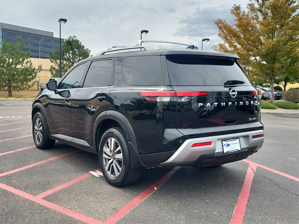 2023 Nissan Pathfinder SL photo 2