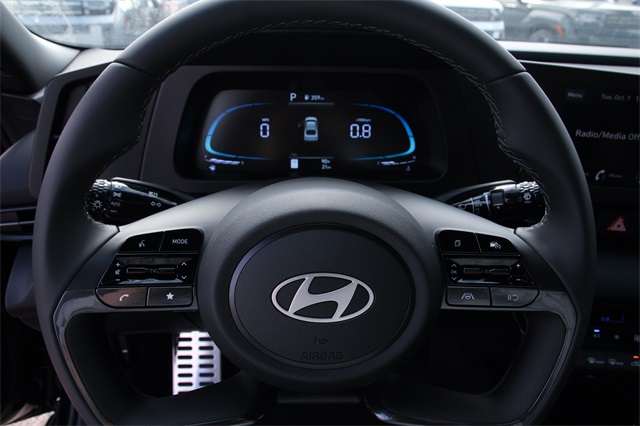 2025 Hyundai Elantra SEL Sport photo 12